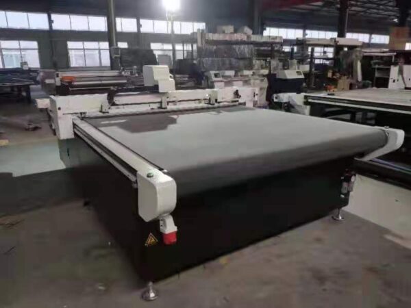 WS1625 Auto Feeding Textile Cutting Flatbed Machine - Görsel 3