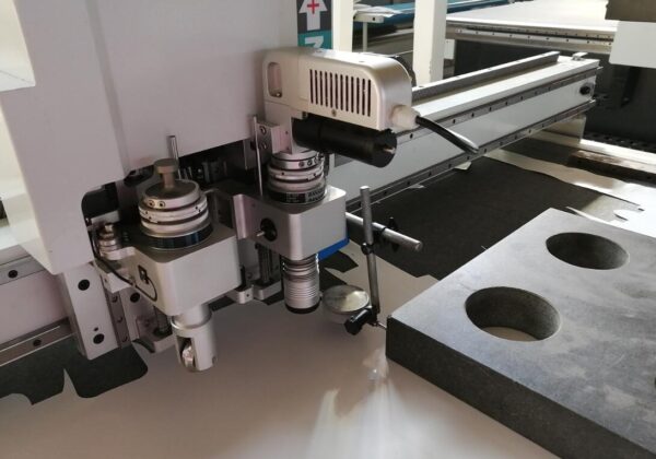 WS1625 CNC Flatbed Cutter Plotter for Carton Box Sample Making - Görsel 4