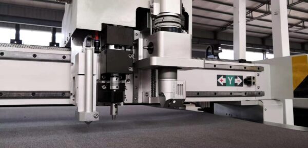 WS1625 Auto Feeding Textile Cutting Flatbed Machine - Görsel 2